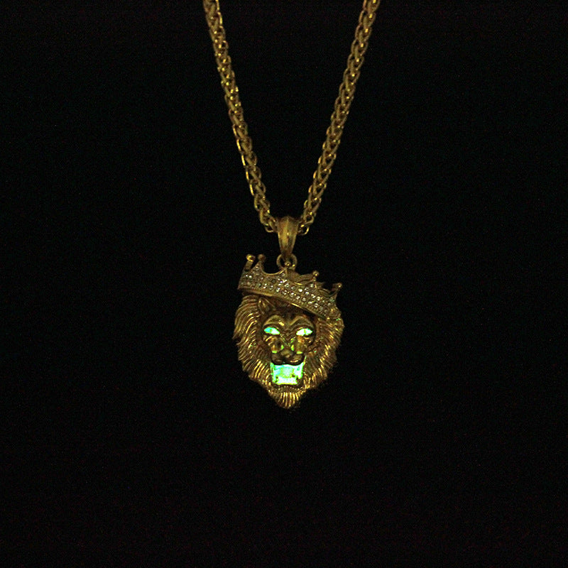 Diamond crown lion hip hop luminous necklace glowing pendant detail