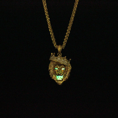 Diamond crown lion hip hop luminous necklace glowing pendant detail