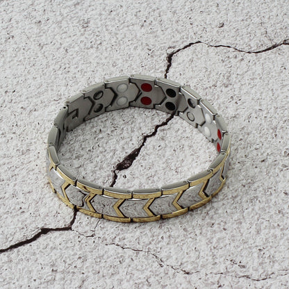 Gold double row magnet bracelet magnetic clasp detail