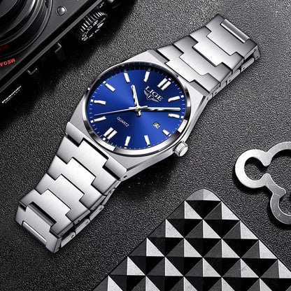 Waterproof luminous quartz calendar wristwatch dial and calendar detail